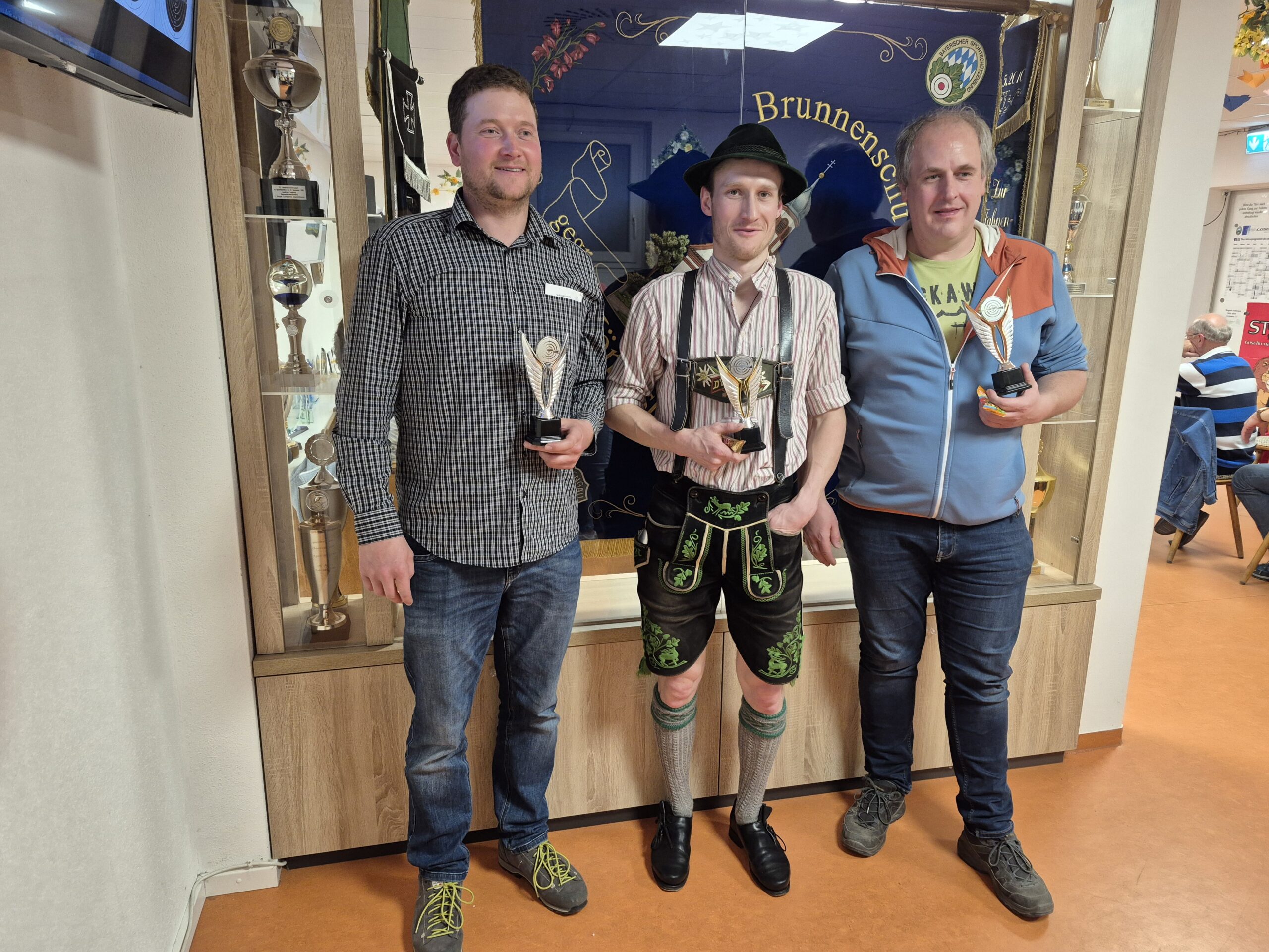 1. Platz Röthinger Josef ( Bild Mitte); 2. Platz Schäble Thomas ( links) 3. Platz Brenner Thomas ( rechts)